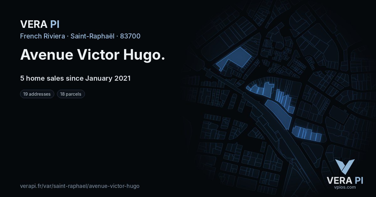 Avenue Victor Hugo, Saint-Raphaël at night – every parcel coloured by the prices around it, the street's own parcels lit