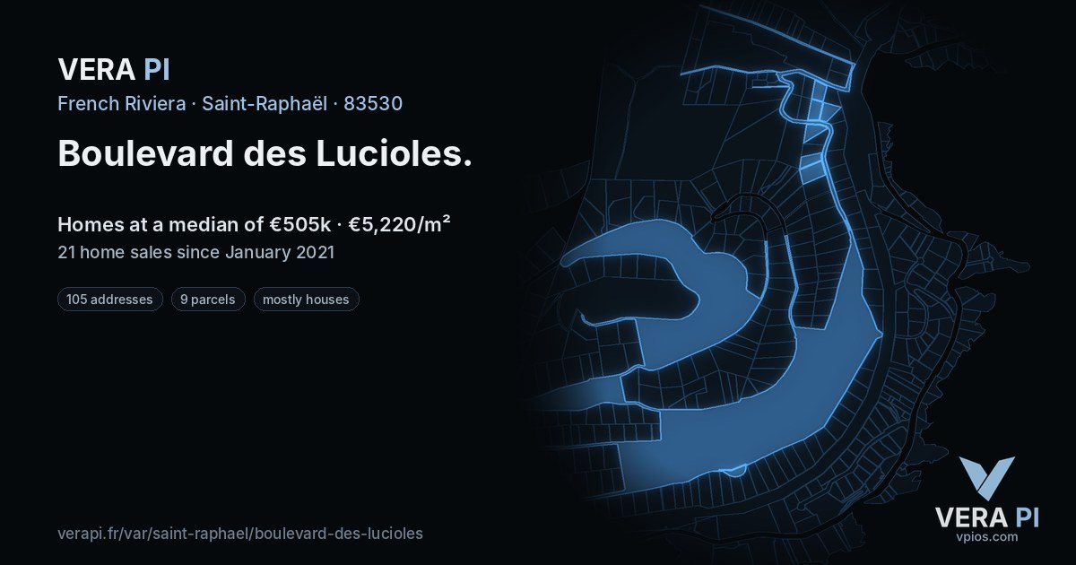 Boulevard des Lucioles, Saint-Raphaël at night – every parcel coloured by the prices around it, the street's own parcels lit
