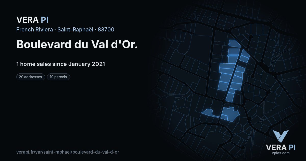 Boulevard du Val d'Or, Saint-Raphaël at night – every parcel coloured by the prices around it, the street's own parcels lit