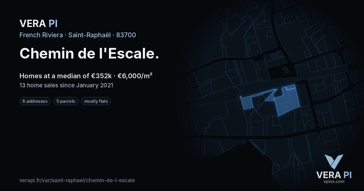 Chemin de l'Escale, Saint-Raphaël at night – every parcel coloured by the prices around it, the street's own parcels lit