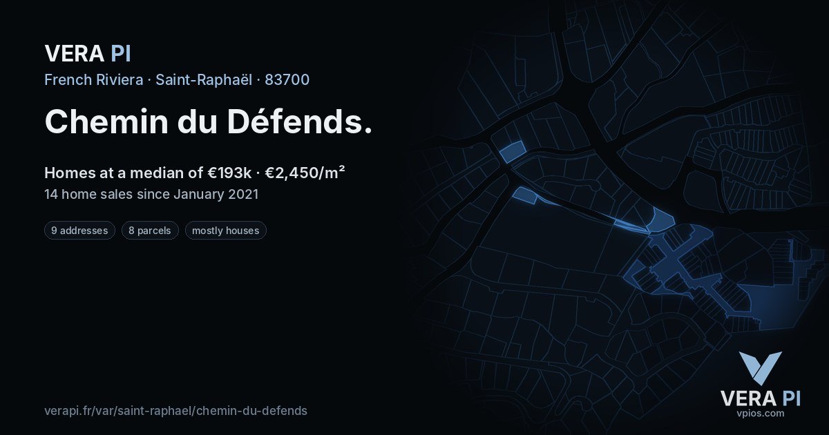 Chemin du Défends, Saint-Raphaël at night – every parcel coloured by the prices around it, the street's own parcels lit