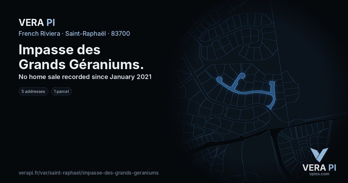 Impasse des Grands Géraniums, Saint-Raphaël at night – every parcel coloured by the prices around it, the street's own parcels lit