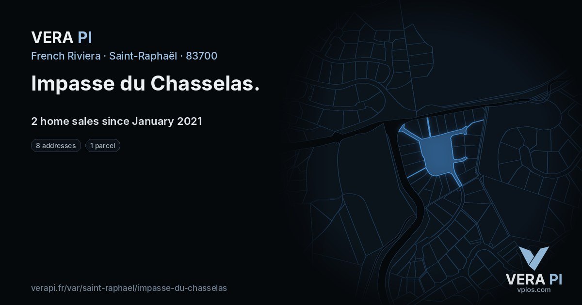 Impasse du Chasselas, Saint-Raphaël at night – every parcel coloured by the prices around it, the street's own parcels lit