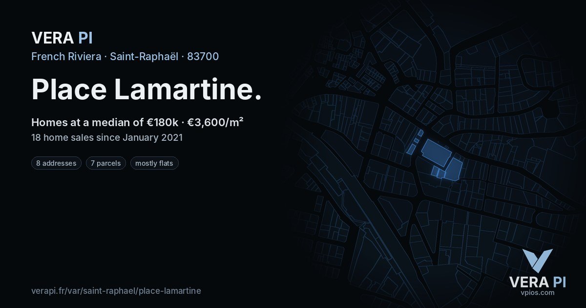 Place Lamartine, Saint-Raphaël at night – every parcel coloured by the prices around it, the street's own parcels lit