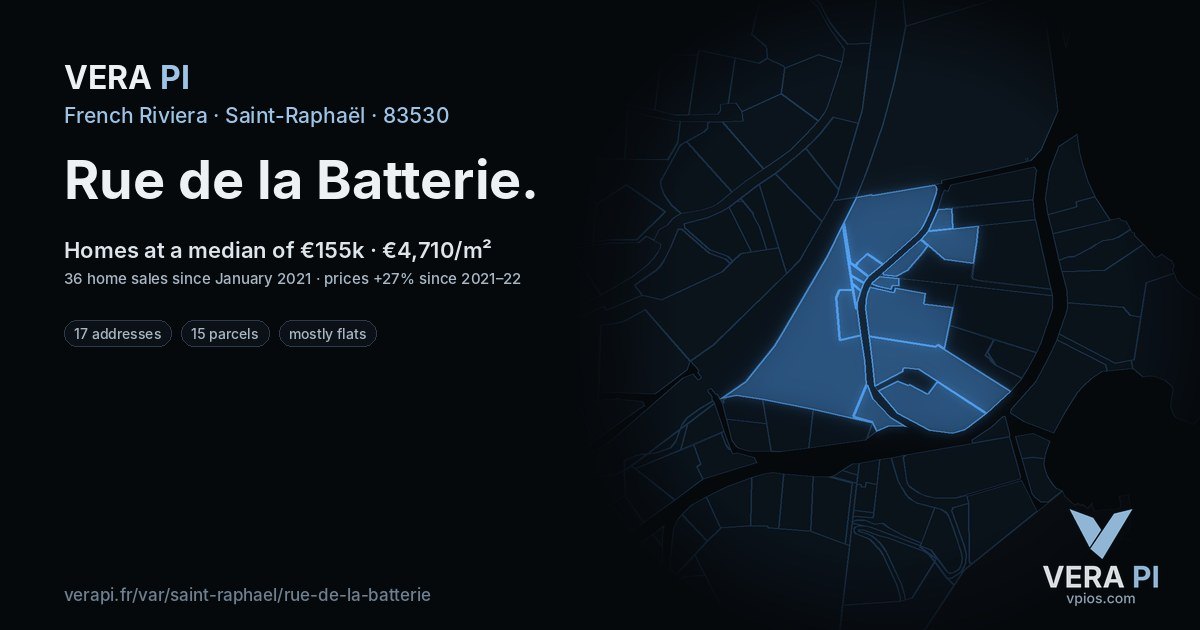Rue de la Batterie, Saint-Raphaël at night – every parcel coloured by the prices around it, the street's own parcels lit