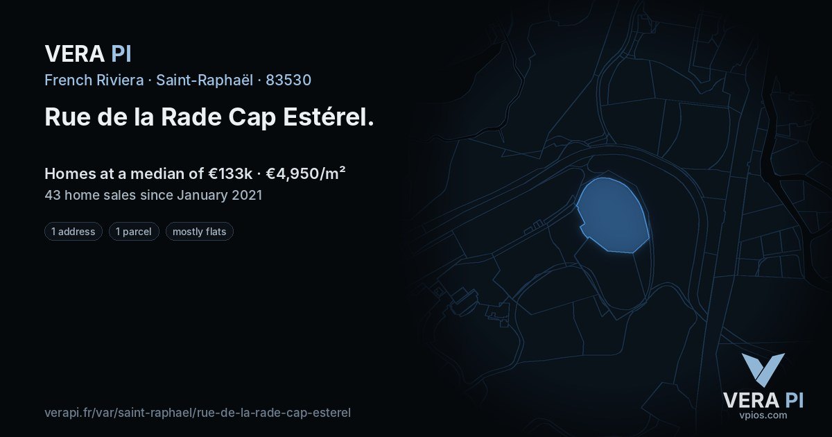 Rue de la Rade Cap Estérel, Saint-Raphaël at night – every parcel coloured by the prices around it, the street's own parcels lit