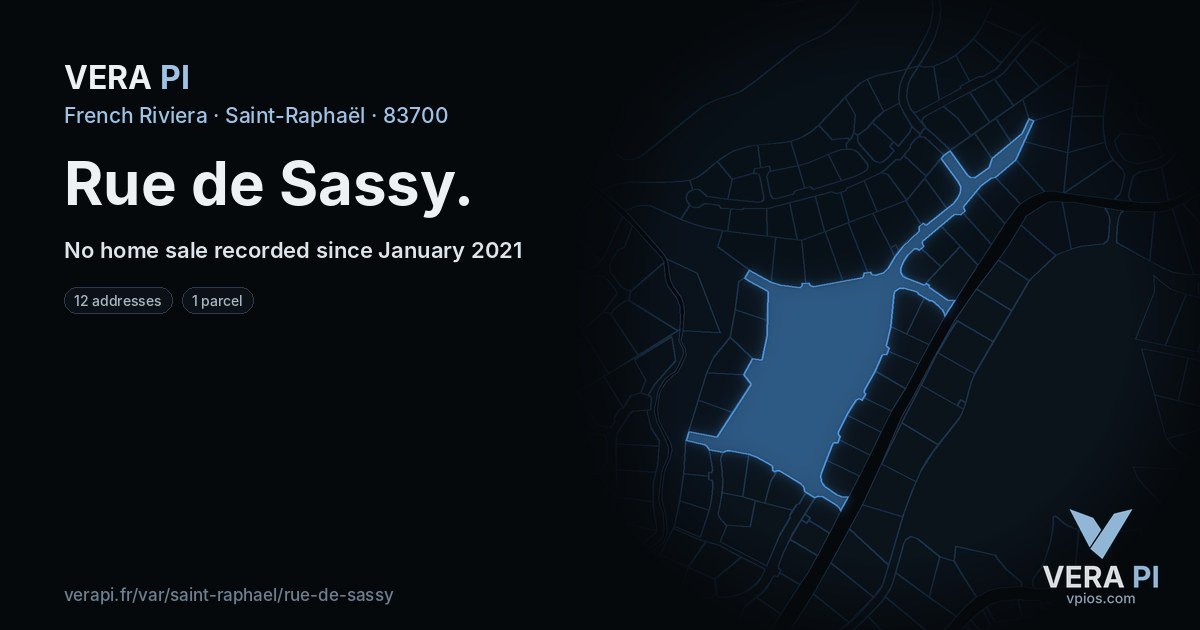 Rue de Sassy, Saint-Raphaël at night – every parcel coloured by the prices around it, the street's own parcels lit