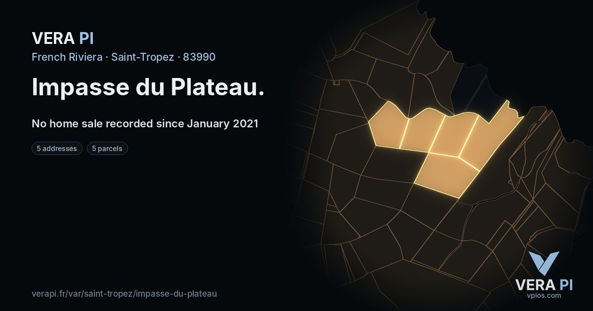 Impasse du Plateau, Saint-Tropez at night – every parcel coloured by the prices around it, the street's own parcels lit