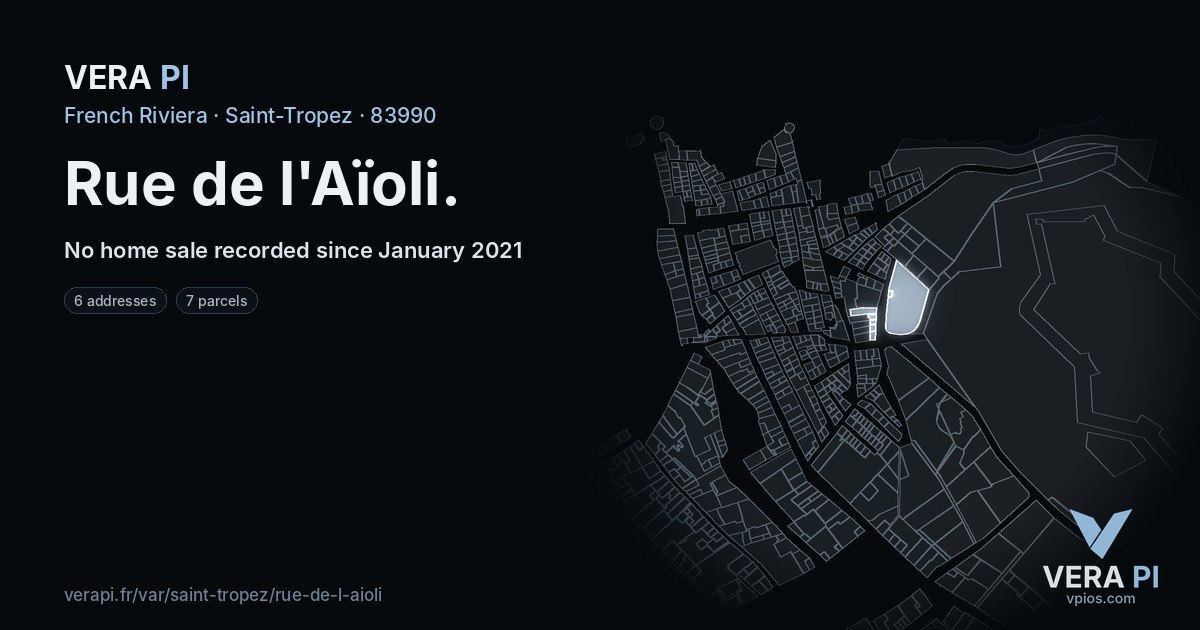 Rue de l'Aïoli, Saint-Tropez at night – every parcel coloured by the prices around it, the street's own parcels lit