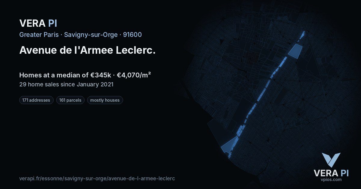 Avenue de l'Armee Leclerc, Savigny-sur-Orge at night – every parcel coloured by the prices around it, the street's own parcels lit