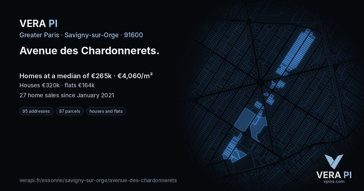Avenue des Chardonnerets, Savigny-sur-Orge at night – every parcel coloured by the prices around it, the street's own parcels lit
