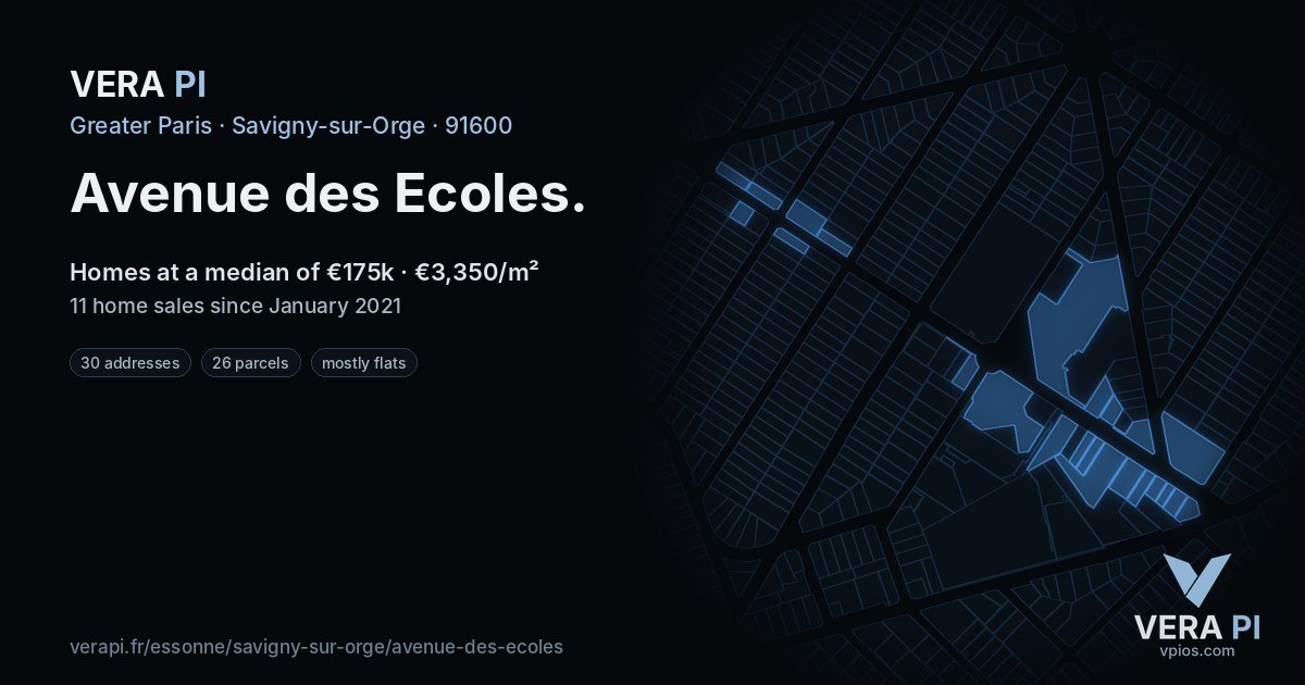 Avenue des Ecoles, Savigny-sur-Orge at night – every parcel coloured by the prices around it, the street's own parcels lit