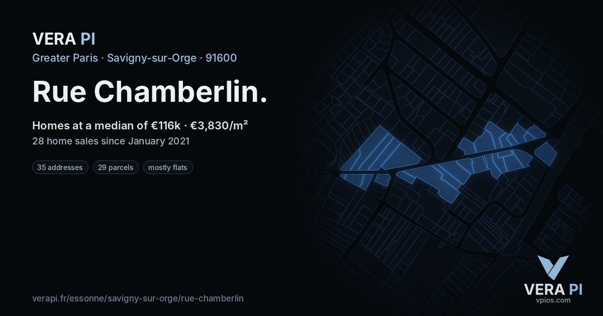 Rue Chamberlin, Savigny-sur-Orge at night – every parcel coloured by the prices around it, the street's own parcels lit