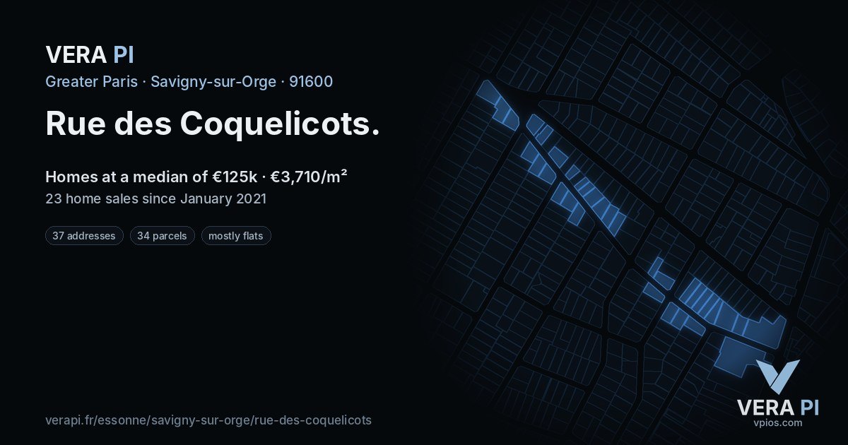 Rue des Coquelicots, Savigny-sur-Orge at night – every parcel coloured by the prices around it, the street's own parcels lit
