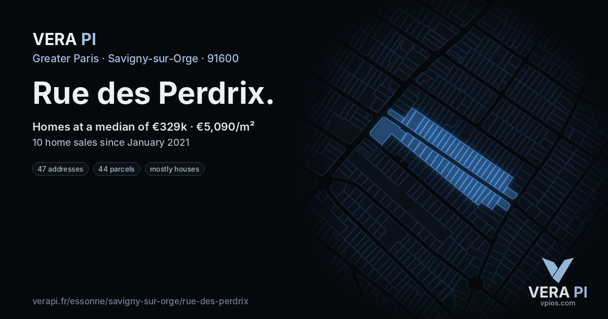 Rue des Perdrix, Savigny-sur-Orge at night – every parcel coloured by the prices around it, the street's own parcels lit