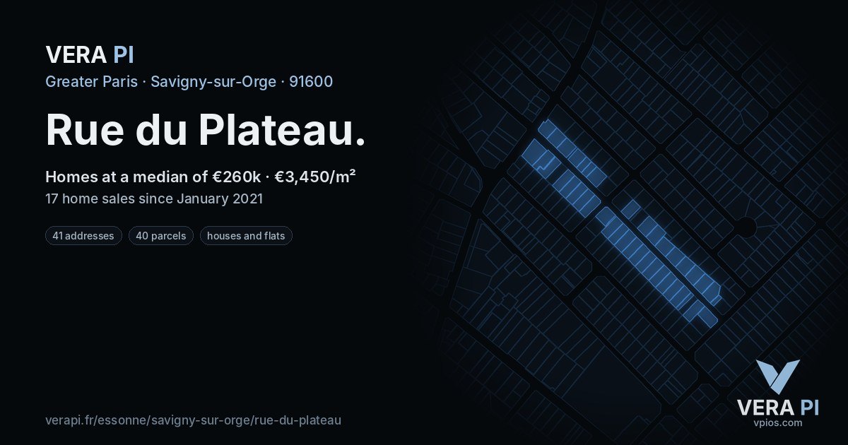 Rue du Plateau, Savigny-sur-Orge at night – every parcel coloured by the prices around it, the street's own parcels lit