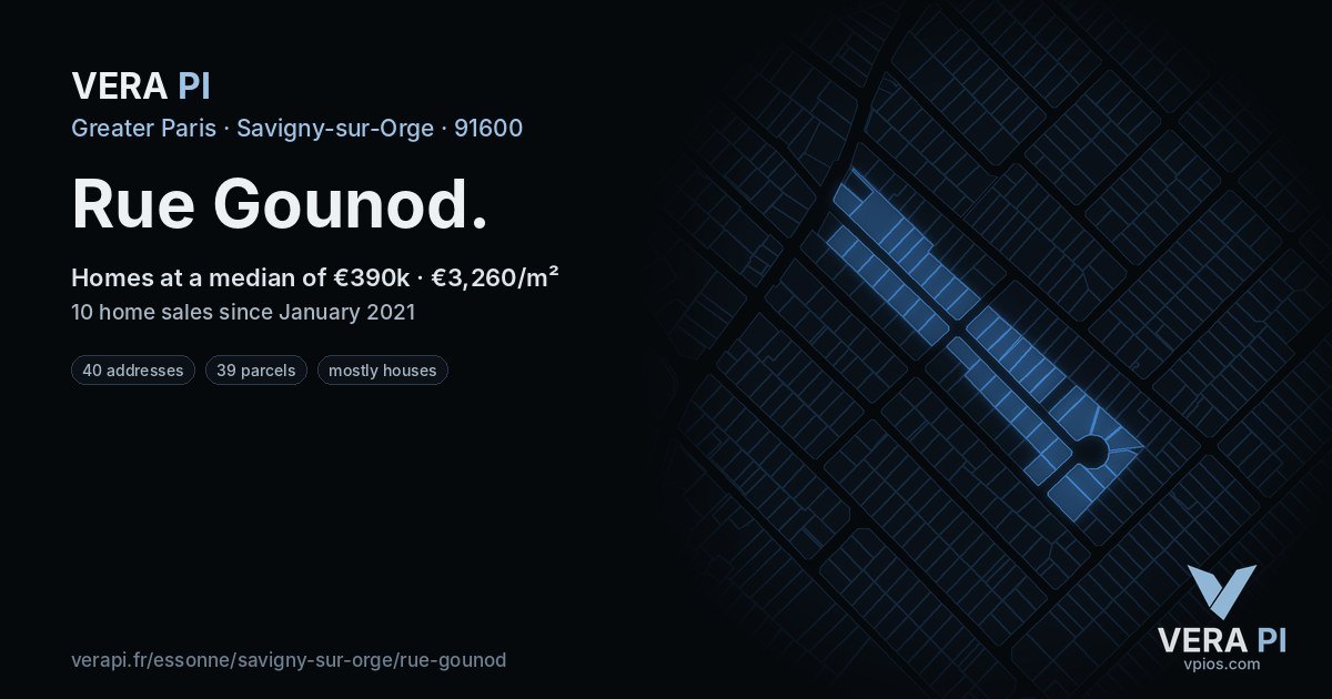 Rue Gounod, Savigny-sur-Orge at night – every parcel coloured by the prices around it, the street's own parcels lit