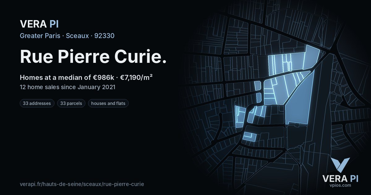 Rue Pierre Curie, Sceaux at night – every parcel coloured by the prices around it, the street's own parcels lit