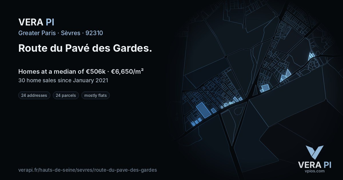 Route du Pavé des Gardes, Sèvres at night – every parcel coloured by the prices around it, the street's own parcels lit
