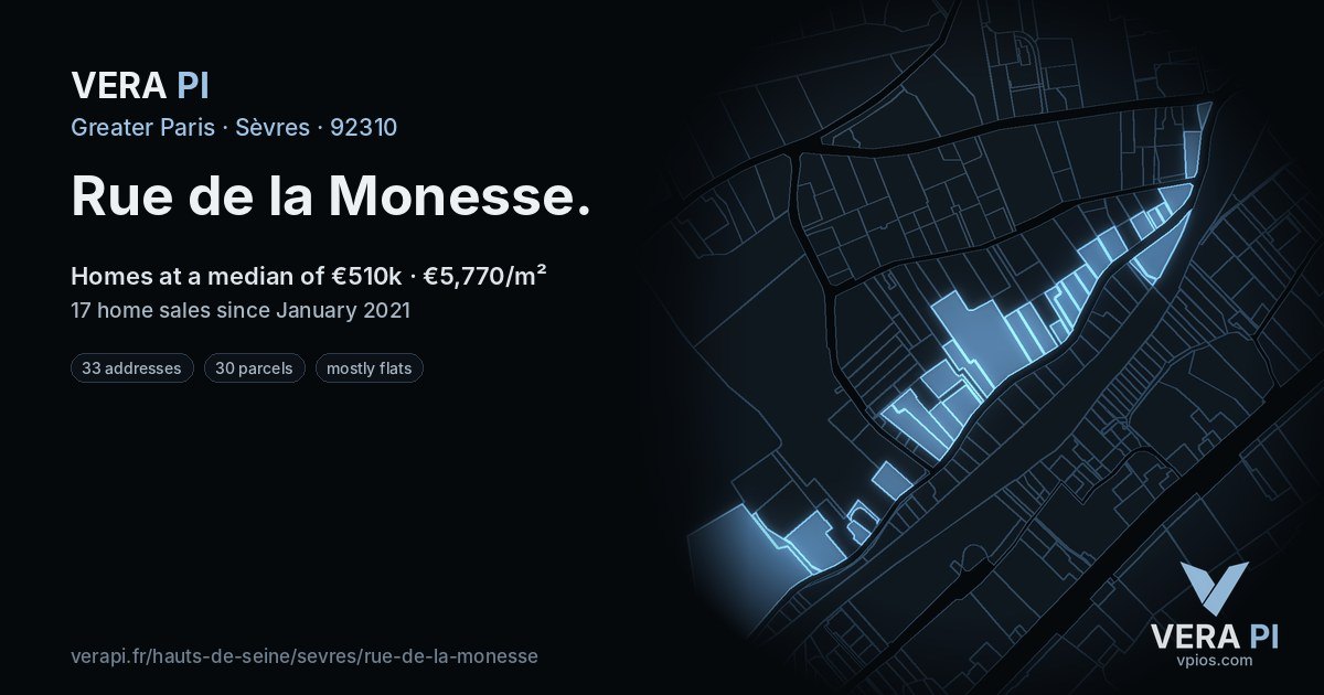 Rue de la Monesse, Sèvres at night – every parcel coloured by the prices around it, the street's own parcels lit