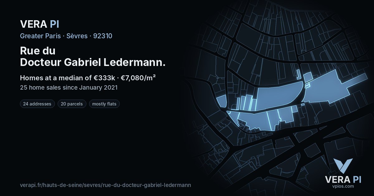 Rue du Docteur Gabriel Ledermann, Sèvres at night – every parcel coloured by the prices around it, the street's own parcels lit
