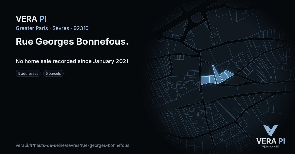 Rue Georges Bonnefous, Sèvres at night – every parcel coloured by the prices around it, the street's own parcels lit