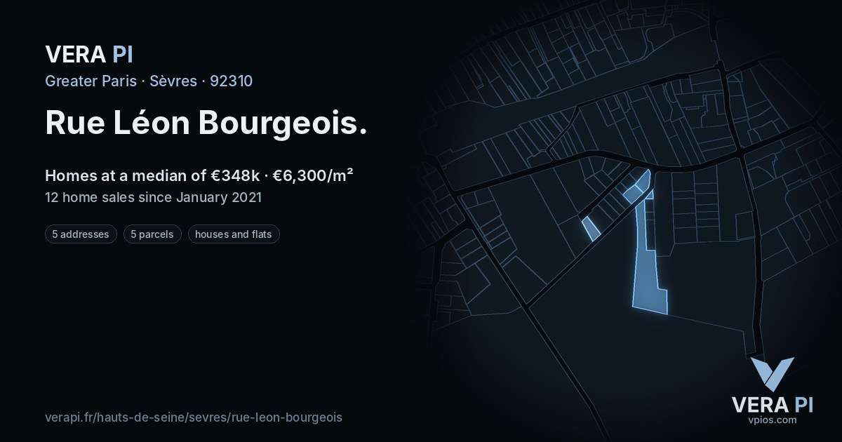 Rue Léon Bourgeois, Sèvres at night – every parcel coloured by the prices around it, the street's own parcels lit