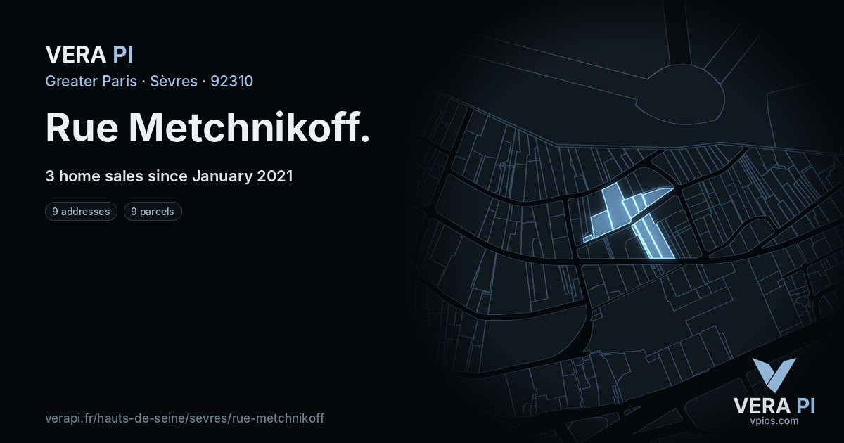Rue Metchnikoff, Sèvres at night – every parcel coloured by the prices around it, the street's own parcels lit