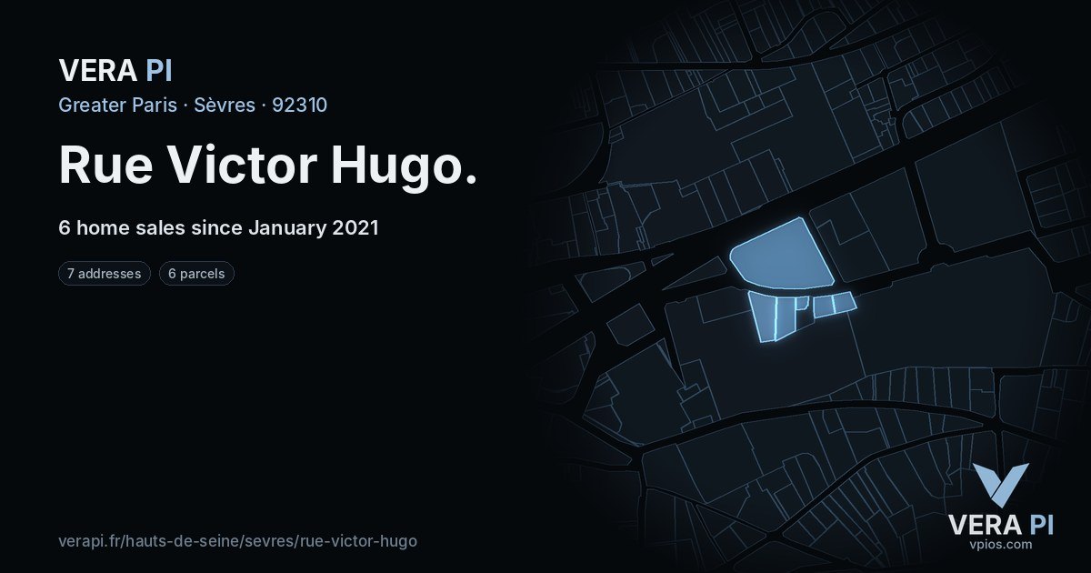 Rue Victor Hugo, Sèvres at night – every parcel coloured by the prices around it, the street's own parcels lit