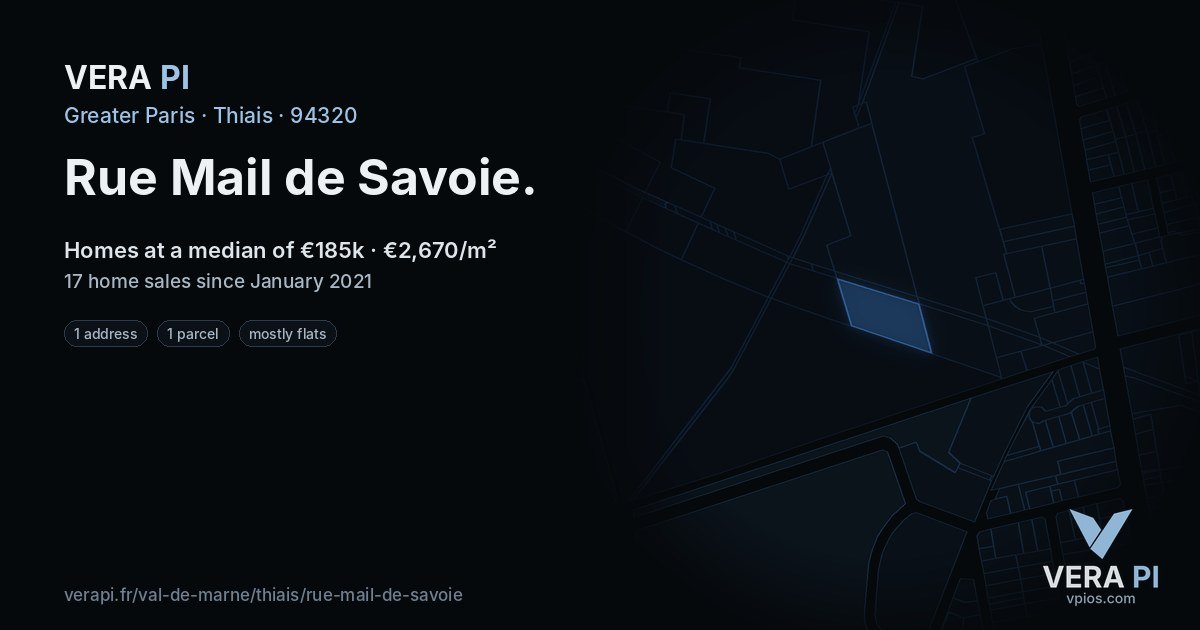 Rue Mail de Savoie, Thiais at night – every parcel coloured by the prices around it, the street's own parcels lit