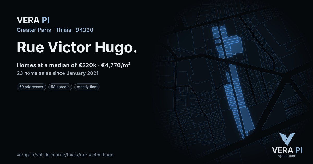 Rue Victor Hugo, Thiais at night – every parcel coloured by the prices around it, the street's own parcels lit