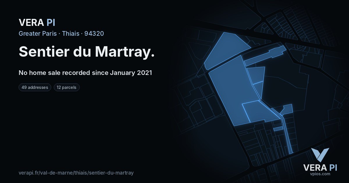 Sentier du Martray, Thiais at night – every parcel coloured by the prices around it, the street's own parcels lit