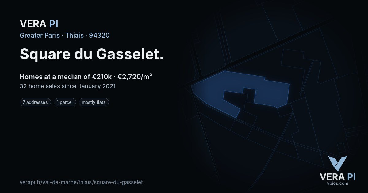 Square du Gasselet, Thiais at night – every parcel coloured by the prices around it, the street's own parcels lit