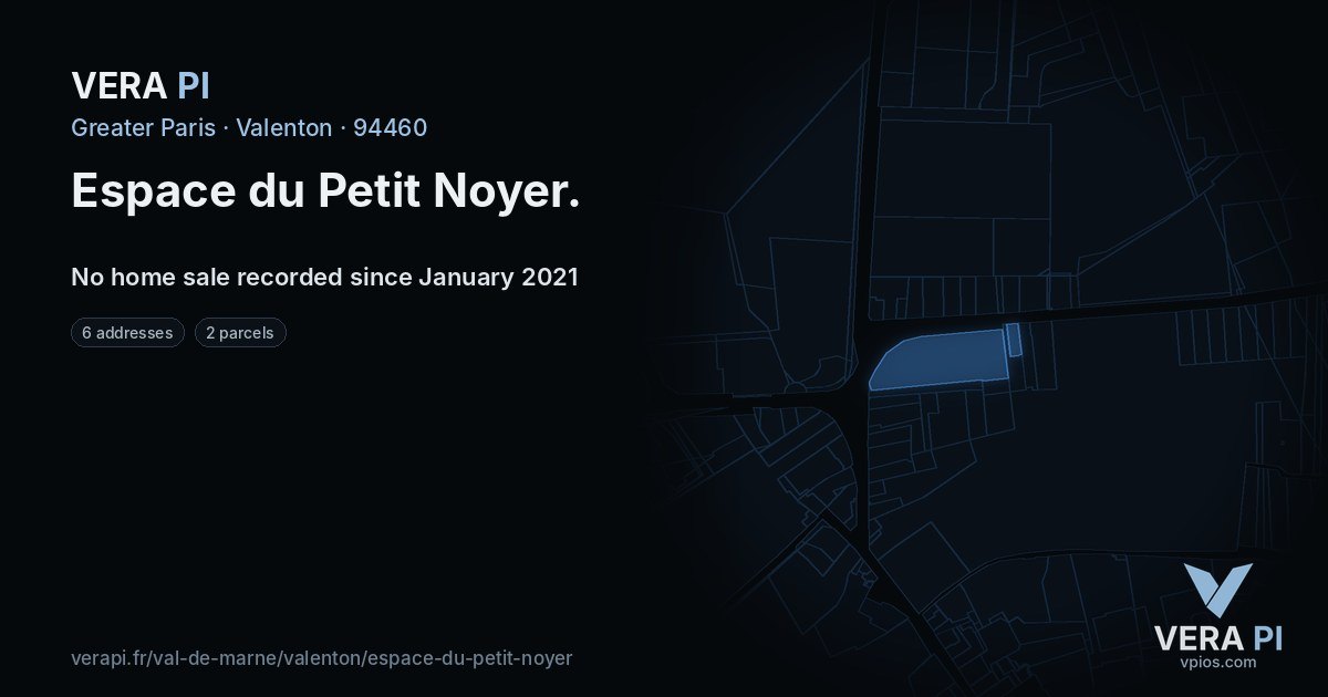 Espace du Petit Noyer, Valenton at night – every parcel coloured by the prices around it, the street's own parcels lit