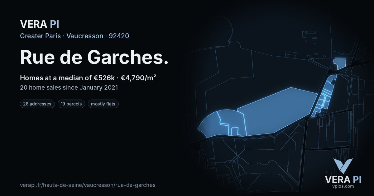 Rue de Garches, Vaucresson at night – every parcel coloured by the prices around it, the street's own parcels lit