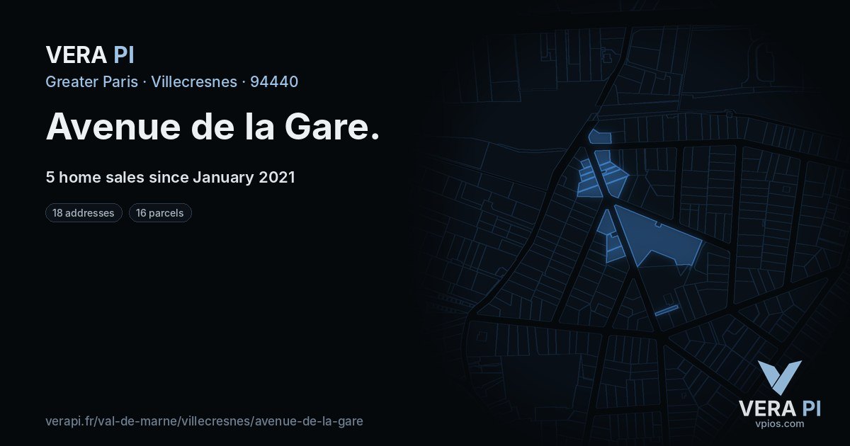 Avenue de la Gare, Villecresnes at night – every parcel coloured by the prices around it, the street's own parcels lit