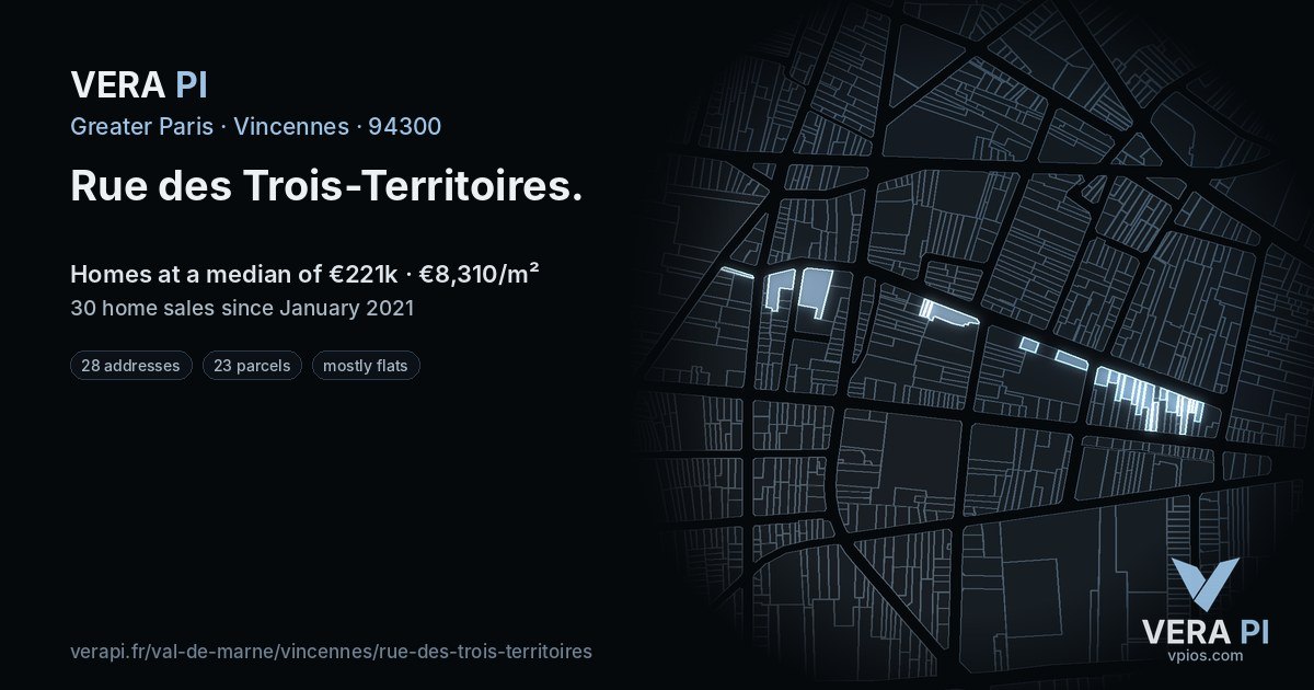 Rue des Trois-Territoires, Vincennes at night – every parcel coloured by the prices around it, the street's own parcels lit
