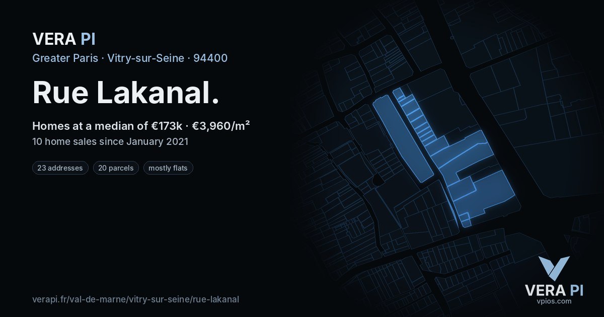 Rue Lakanal, Vitry-sur-Seine at night – every parcel coloured by the prices around it, the street's own parcels lit
