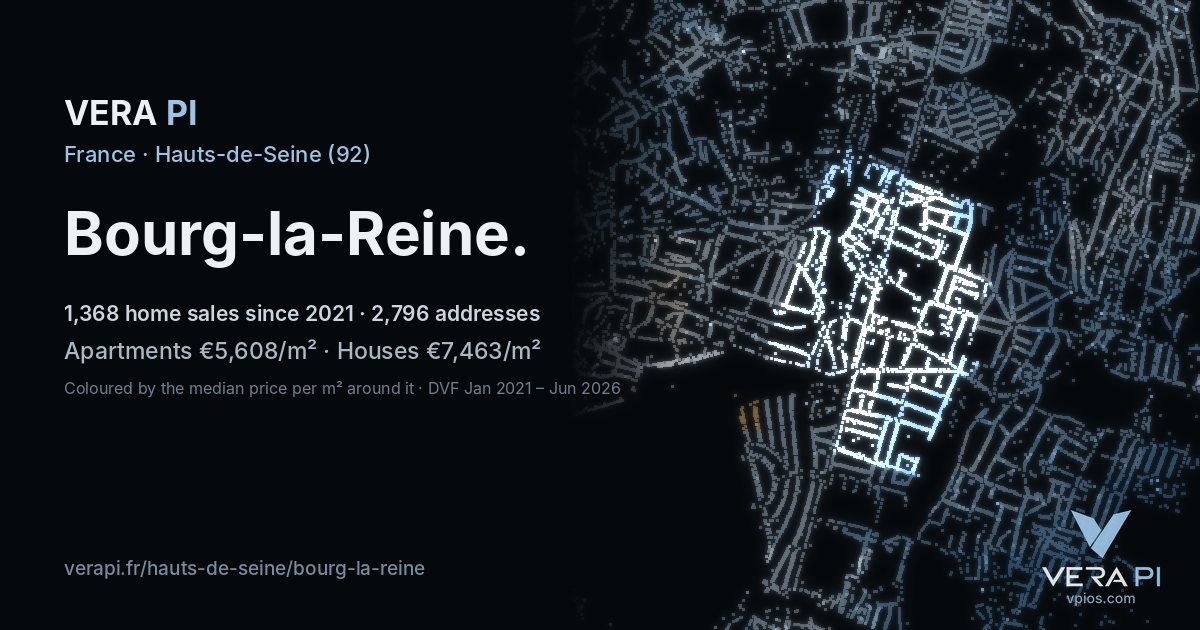 Place de la Liberation, Bourg-la-Reine at night – every parcel coloured by the prices around it, the street's own parcels lit