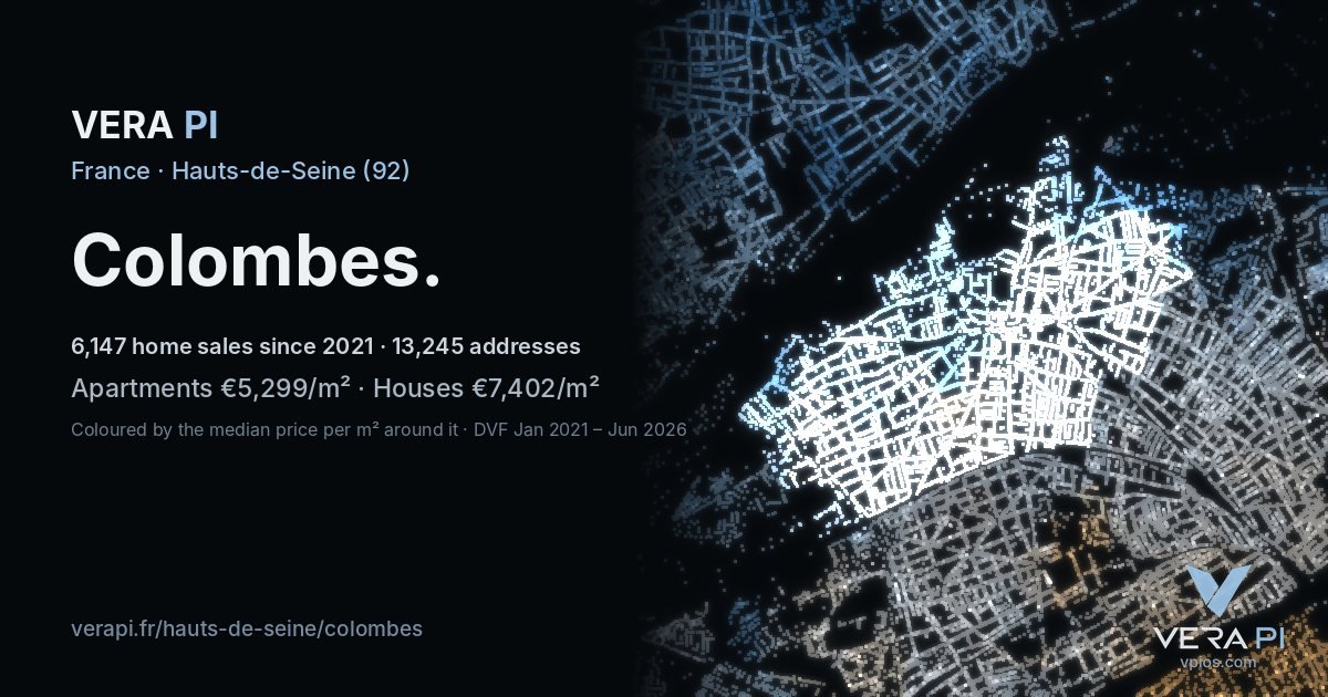 Place de Finlande, Colombes at night – every parcel coloured by the prices around it, the street's own parcels lit