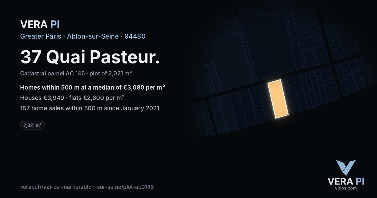37 Quai Pasteur, Ablon-sur-Seine at night – the plot lit, the parcels around coloured by the prices near them
