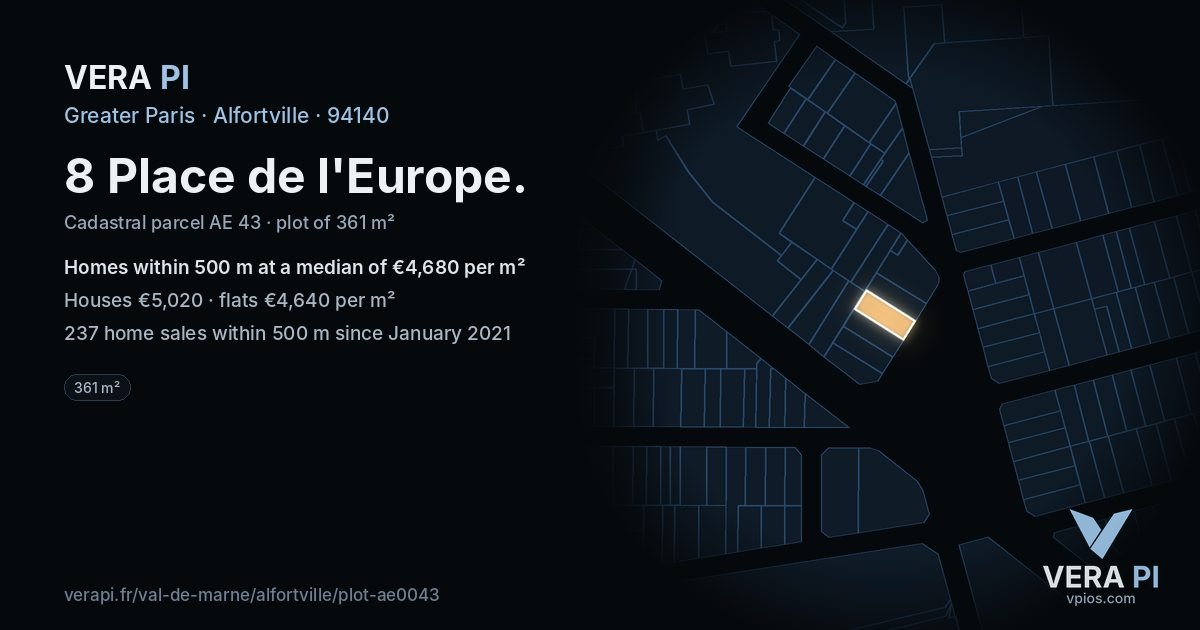 8 Place de l'Europe, Alfortville at night – the plot lit, the parcels around coloured by the prices near them
