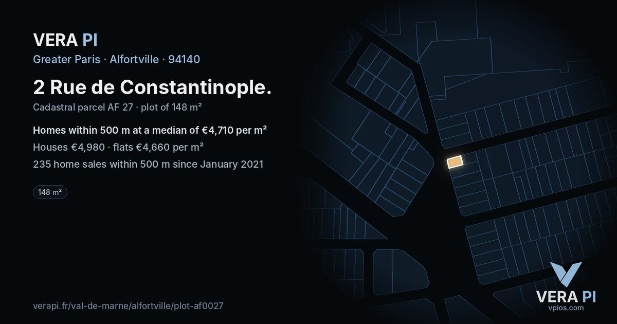2 Rue de Constantinople, Alfortville at night – the plot lit, the parcels around coloured by the prices near them