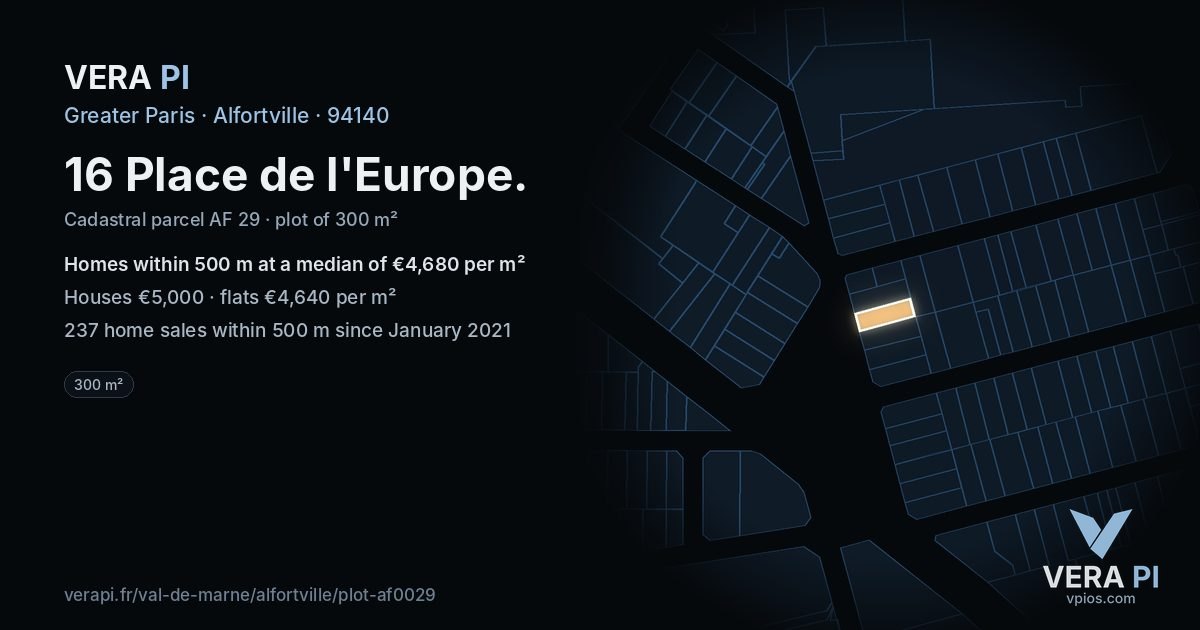 16 Place de l'Europe, Alfortville at night – the plot lit, the parcels around coloured by the prices near them