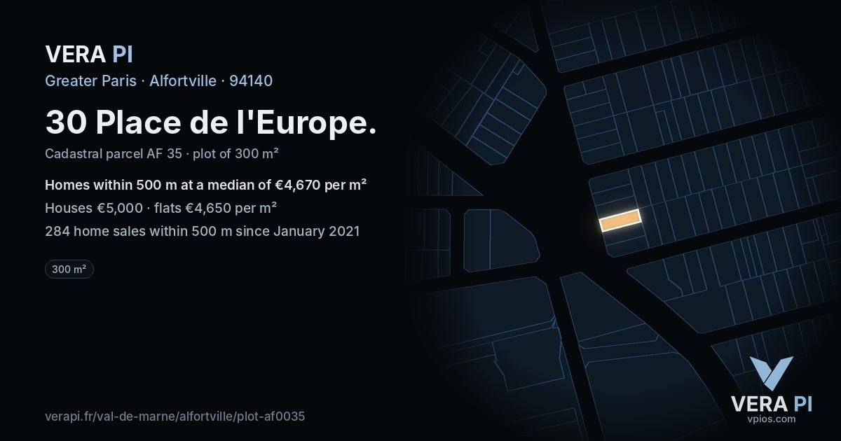 30 Place de l'Europe, Alfortville at night – the plot lit, the parcels around coloured by the prices near them