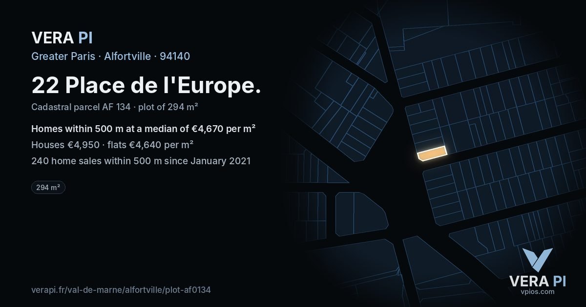 22 Place de l'Europe, Alfortville at night – the plot lit, the parcels around coloured by the prices near them