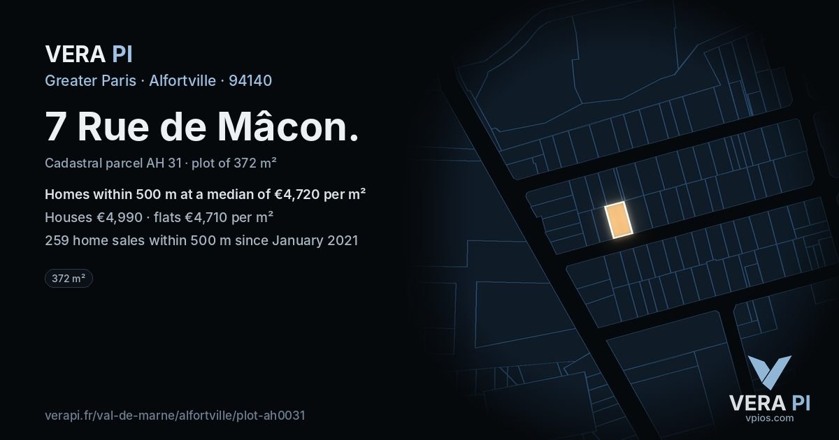 7 Rue de Mâcon, Alfortville at night – the plot lit, the parcels around coloured by the prices near them