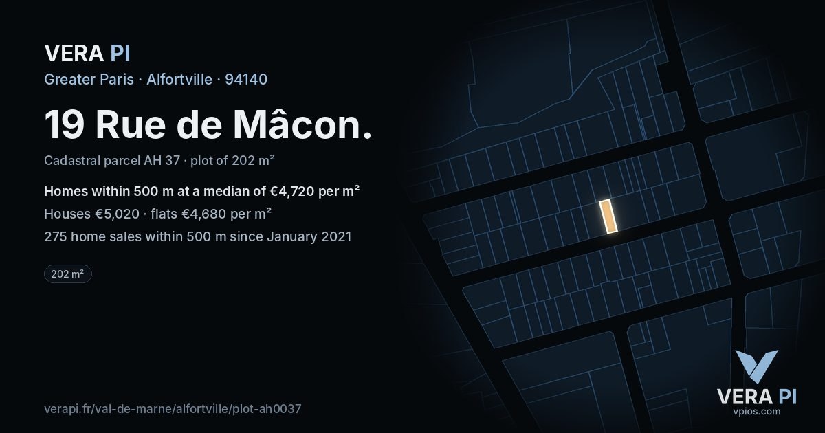 19 Rue de Mâcon, Alfortville at night – the plot lit, the parcels around coloured by the prices near them