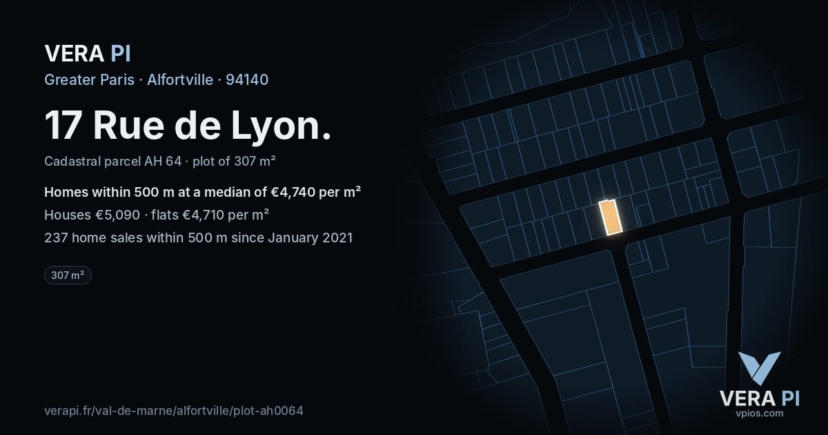 17 Rue de Lyon, Alfortville at night – the plot lit, the parcels around coloured by the prices near them