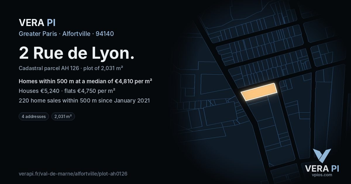 2 Rue de Lyon, Alfortville at night – the plot lit, the parcels around coloured by the prices near them